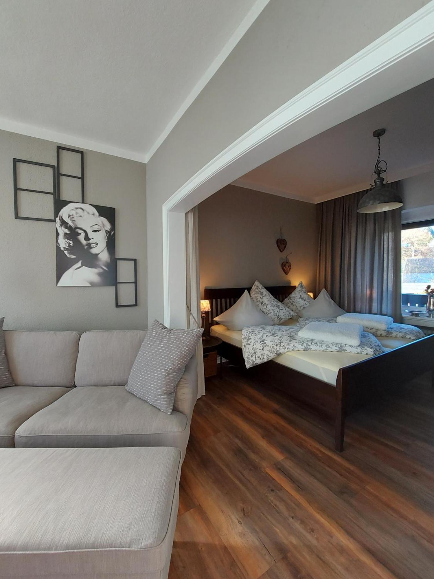 Maries Bunte Villa บาด แบร์เลอบวร์ก ภายนอก รูปภาพ